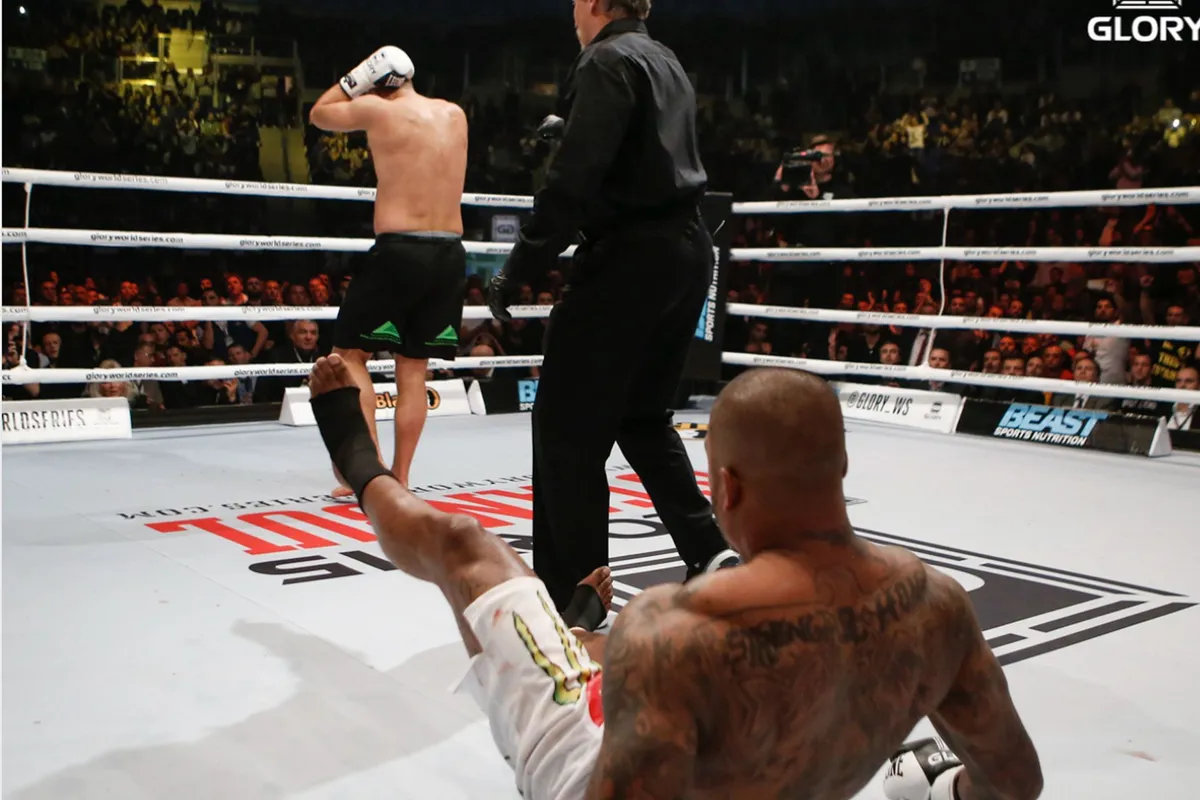 🎥 Het meest gruwelijke gevecht ooit bij Glory: 'De gevaren in een toernooi'