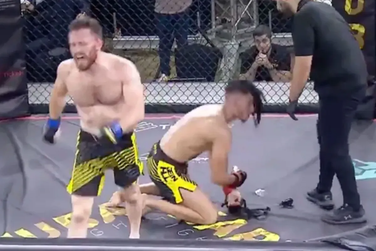 🎥 'Kaal geplukt!' Haar vliegt in het rond tijdens MMA-gevecht