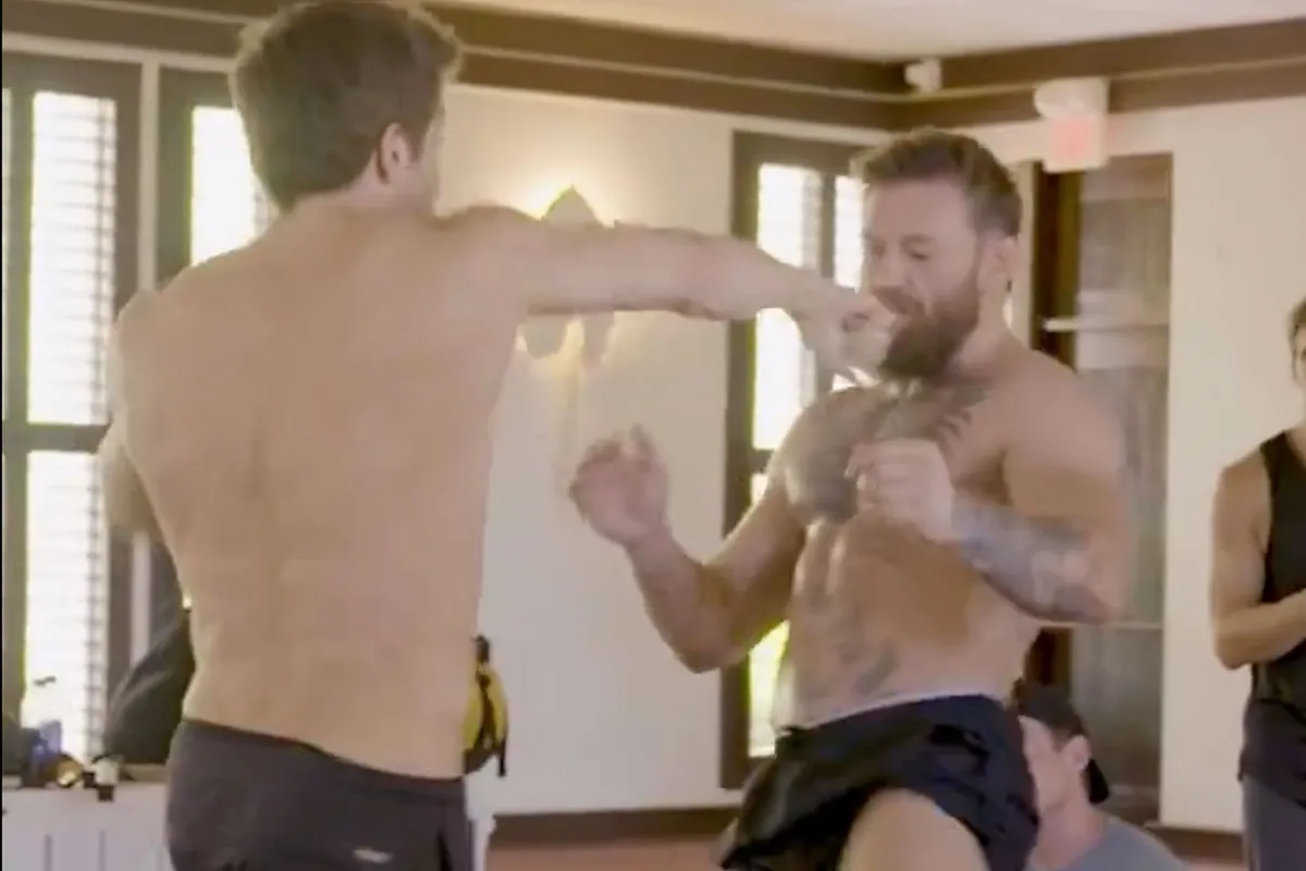 🎥 Conor McGregor kreeg pak slaag van acteur: 'Alles moest kloppen'