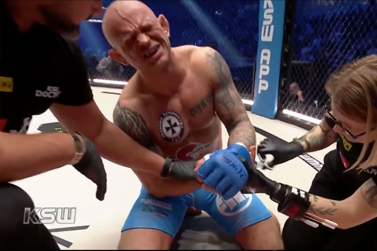 🎥 Pijnlijke nederlaag: 'Gevecht gestopt na slechts 1 minuut'