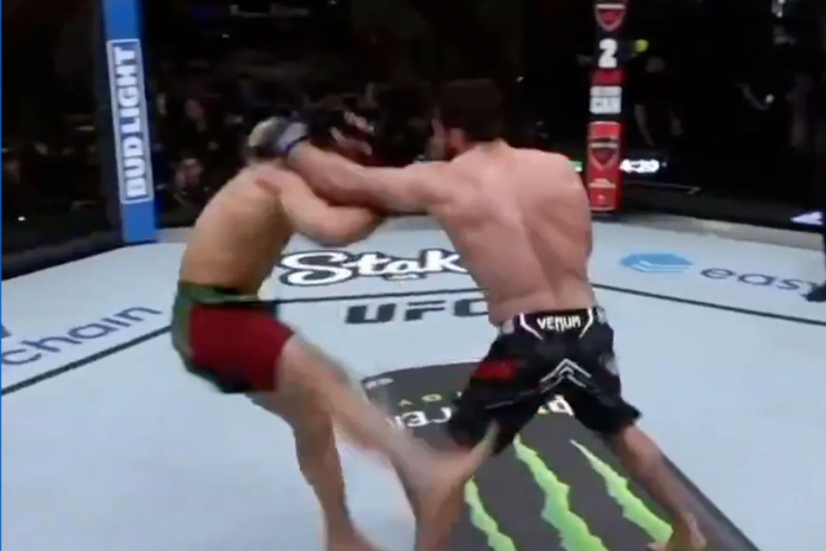 UFC: Underdog Radzhabov schokt met brute knock-out op rivaal