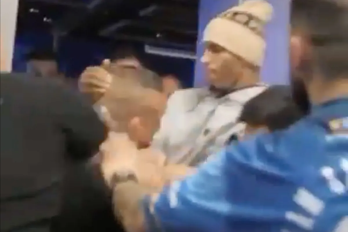 🎥 UFC vechter levenslang geschorst na Backstage gevecht: 'Grote schande'