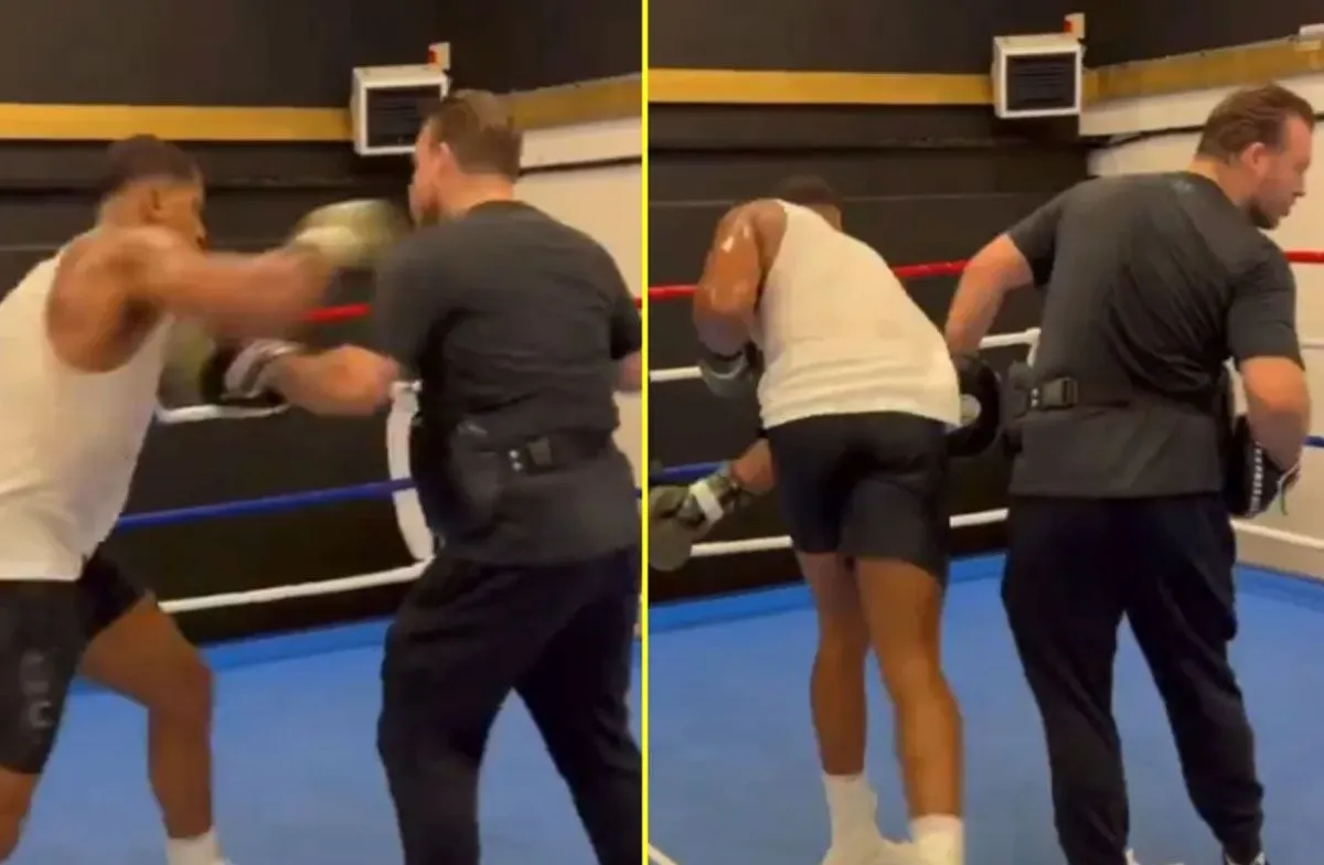 🎥 Topbokser Anthony Joshua slaat trainer op zijn kaak: 'incasseren'
