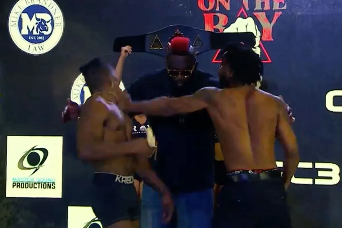 🎥 Bare Knuckle vechter klapt tegenstander bij staredown: 'Vannacht wraakactie'