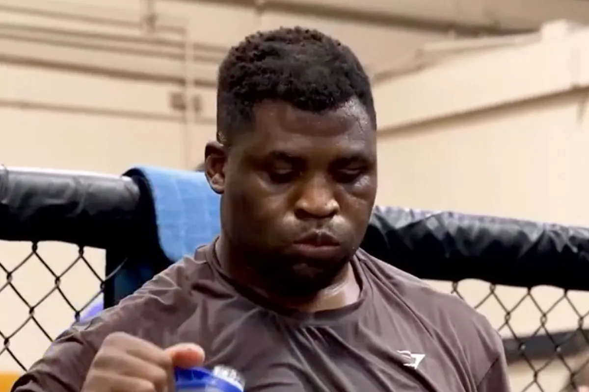 UFC-ster Francis Ngannou's zoontje overleden 18 maanden oud: 'Ik ben radeloos'