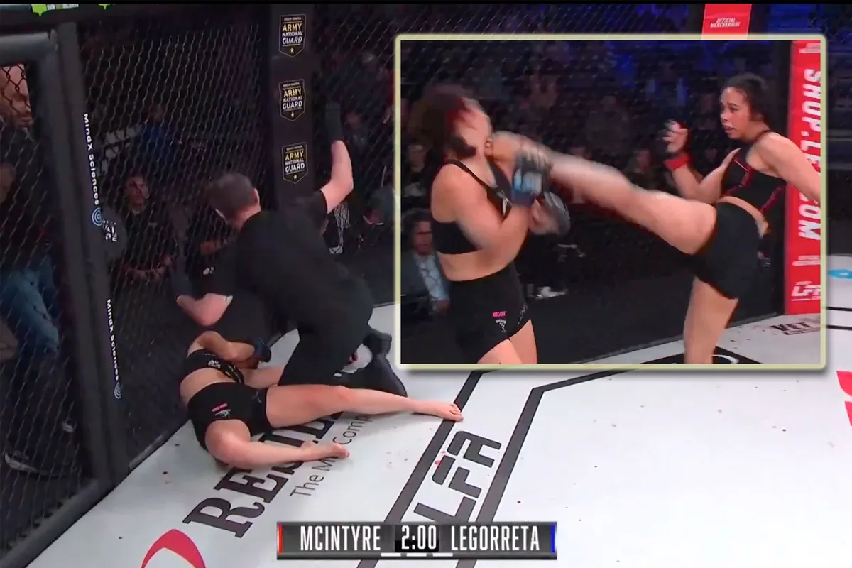 🎥 Meisjes kunnen ook vechten! Brute headkick KO in kooigevecht