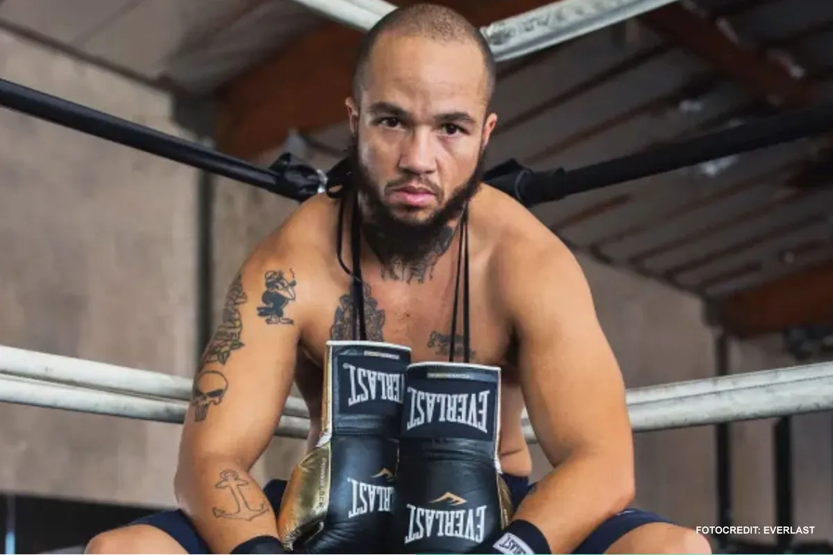 🎥 Transgender bokser in 21 seconden onderuit geslagen: 'Ego geknakt'