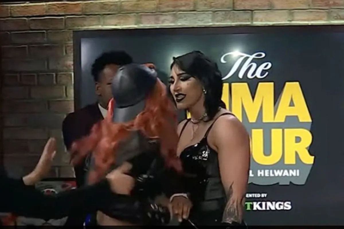 Vechtende vrouwen live op tv! WWE ster Becky Lynch veroorzaakt chaos