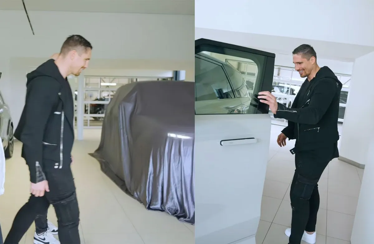 🎥 Jarige Rico Verhoeven krijgt dikke auto cadeau: 'Bedankt jongens'