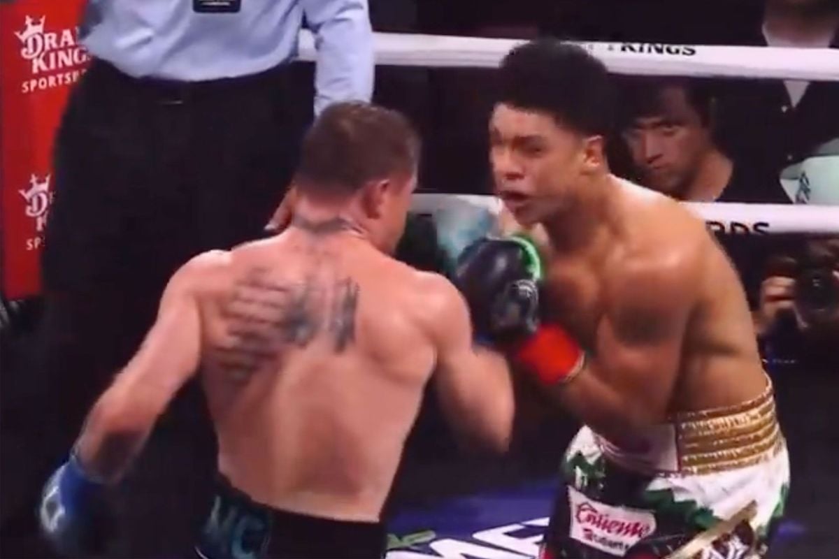 🎥 Bokswonder Canelo verslaat Jaime Munguia en behoudt super middengewicht titel