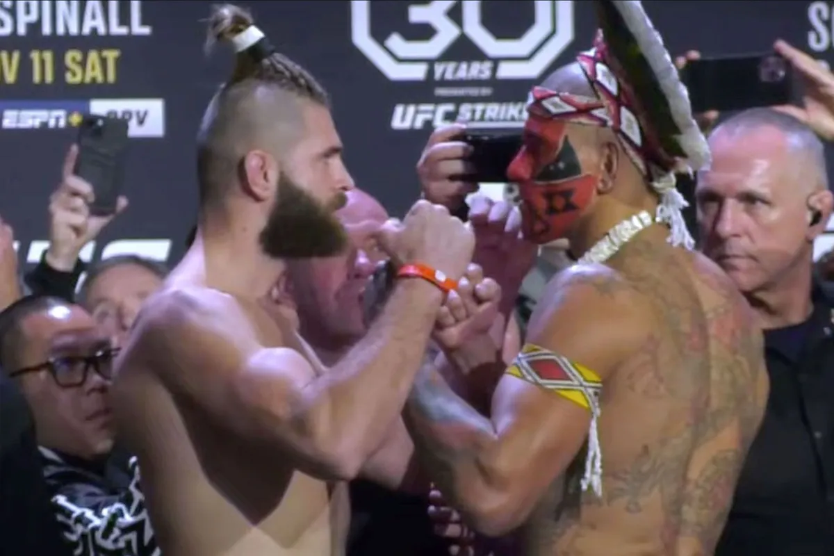 'Tovenarij en geesten!' Prochazka vraagt om eerlijk gevecht met Pereira