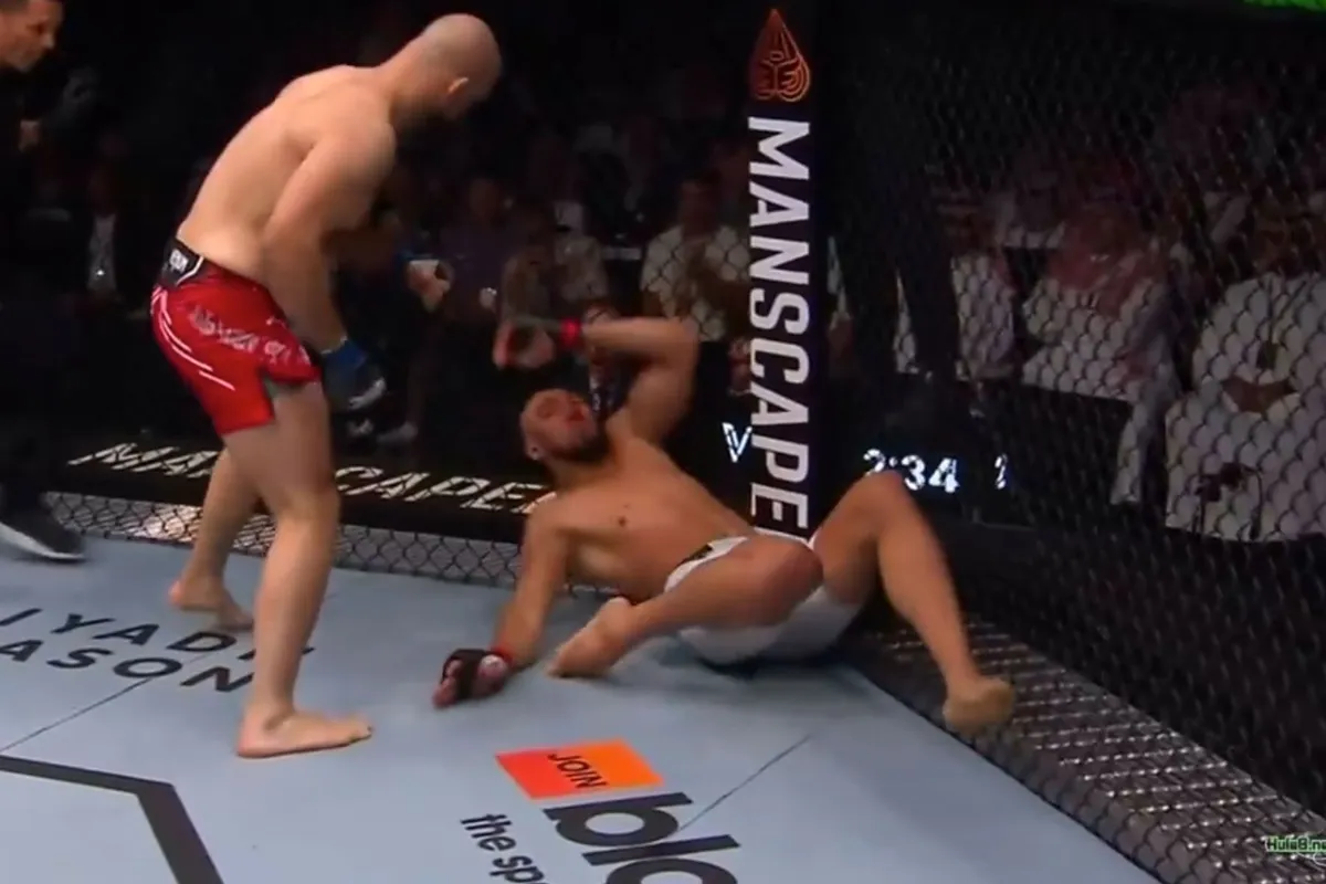 Johnny Walker onderuit geklapt door Volkan Oezdemir: UFC Saoedi-Arabië