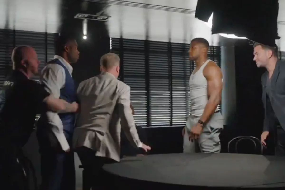 🎥 Boksers Joshua en Dubois studiomoment escaleert! 'Naar ventje'