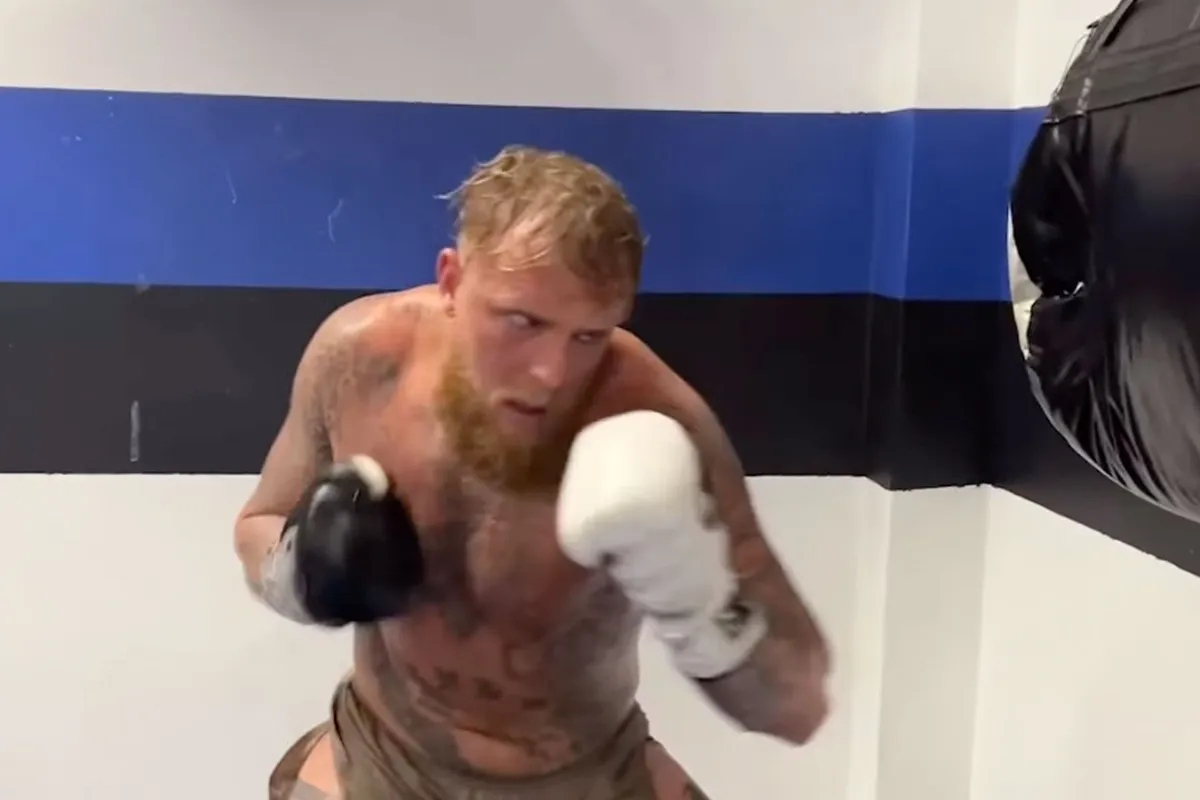 🎥 Machine! Jake Paul laat zien dat hij Mike Tyson kan verslaan