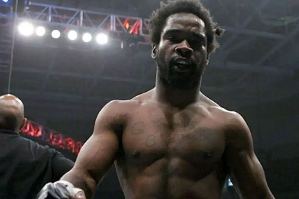 Eindelijk! MMA-vechter wint voor het eerst in 8 jaar