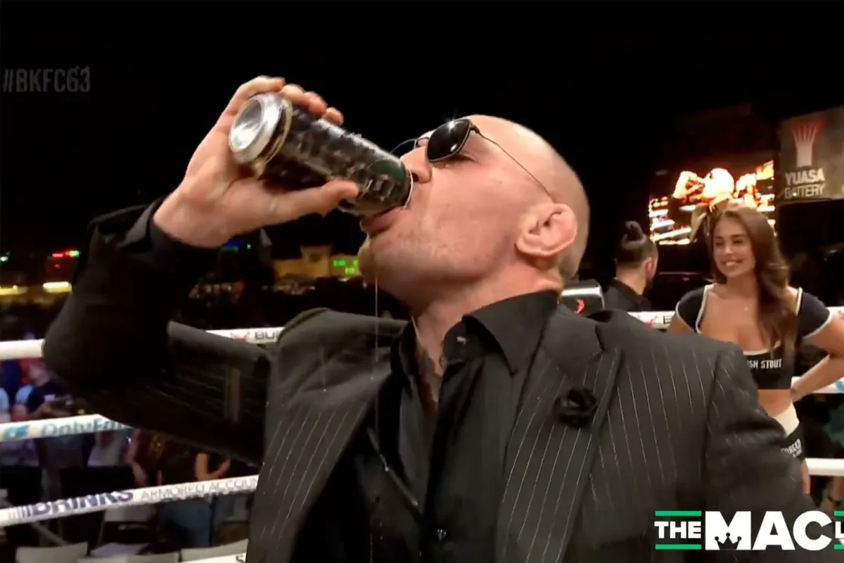 Topvechter McGregor ontspoord compleet: 'Bizar gedrag neemt toe'