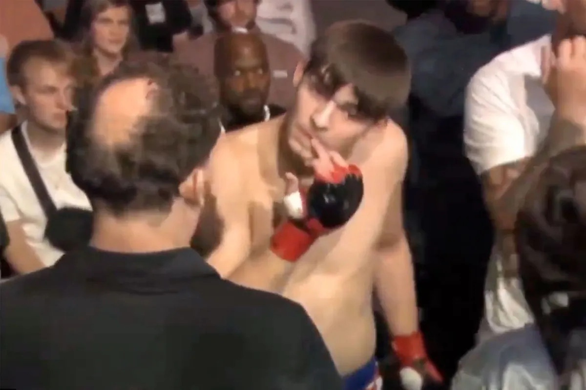 MMA-vechter bijt eigen nagels af om gevecht te redden