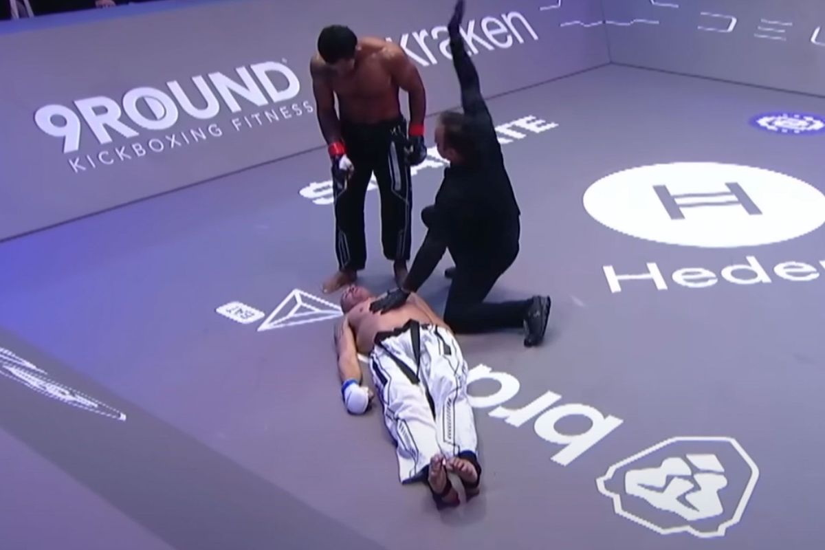 Schokkend: UFC-ster in coma na brute knock-out bij karategevecht