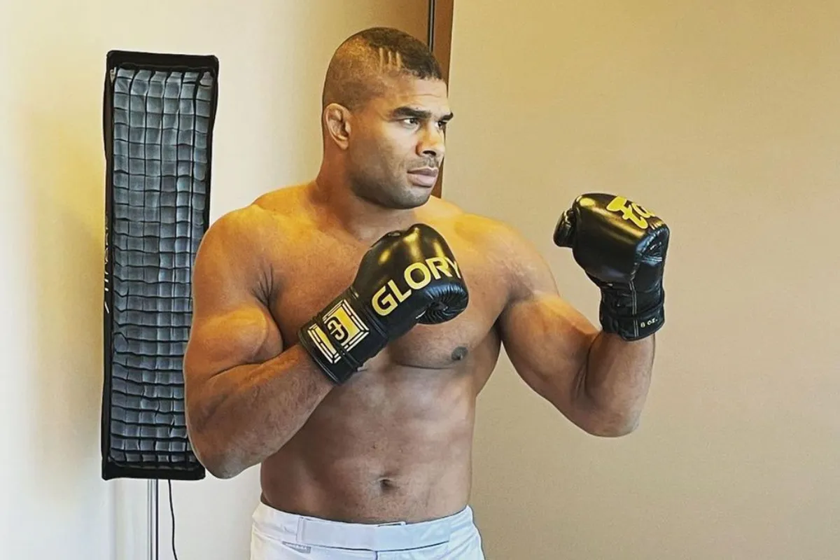 Alistair Overeem geeft gratis boksles: 'til je techniek naar een hoger niveau'