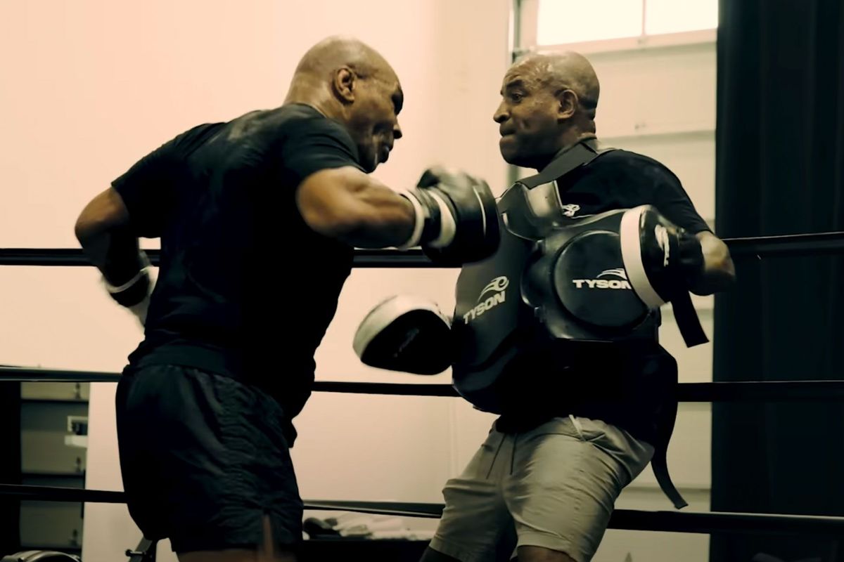 ‘Dit voelt niet goed’: Iron Mike Tyson's zware routine geeft zorgen