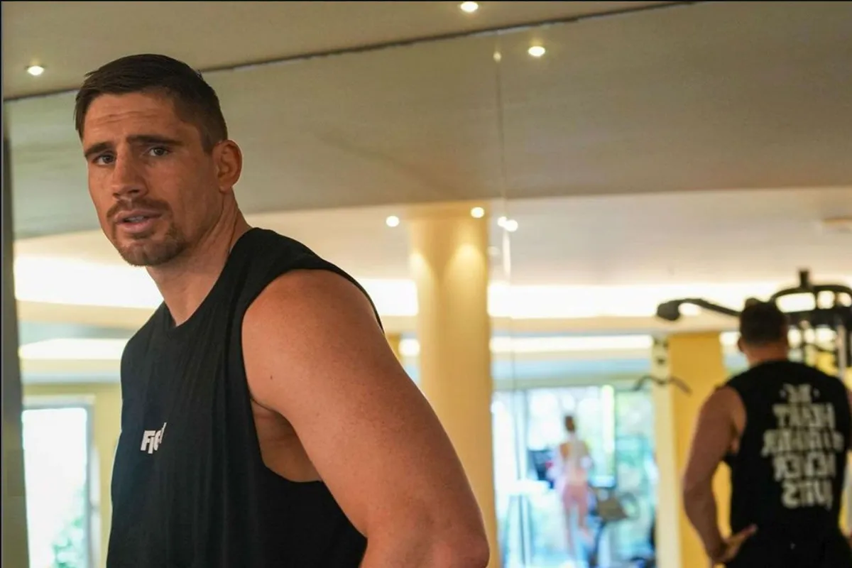 Rico Verhoeven laat zich flink bossen: 'Intens harde klappen'