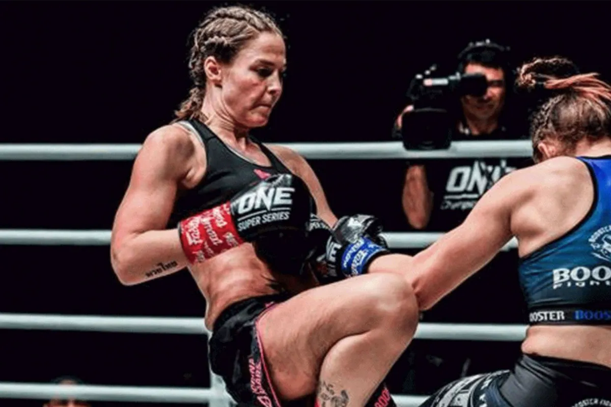 Kickboksicoon Jorina Baars stopt: Emotioneel afscheid