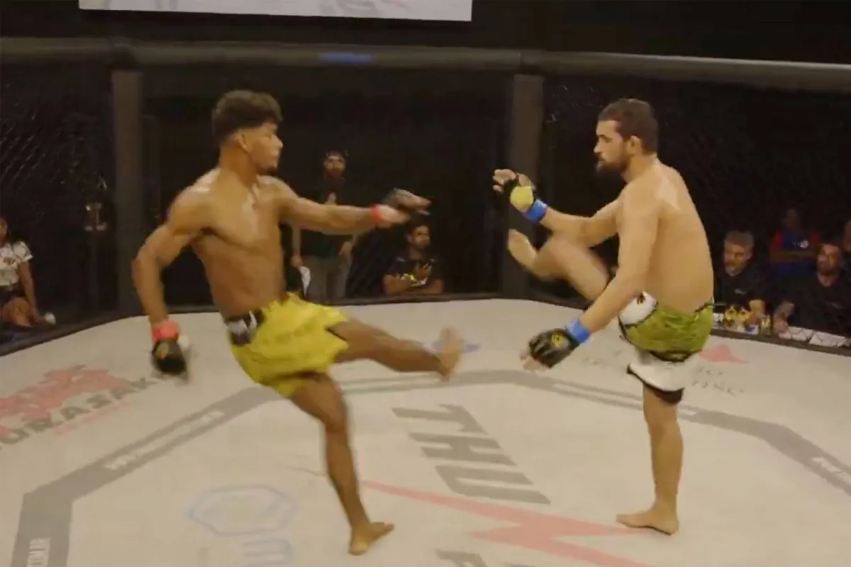 Game over! Superman-stoot MMA-vechter loopt compleet uit de hand