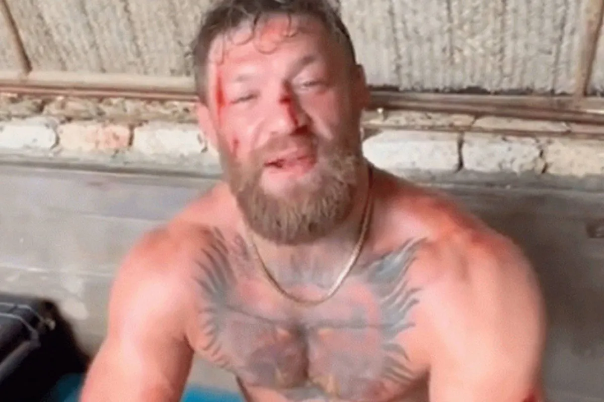 UFC-ster McGregor in heftige knokpartij op voetbalveld - Wat doet hij nu weer?