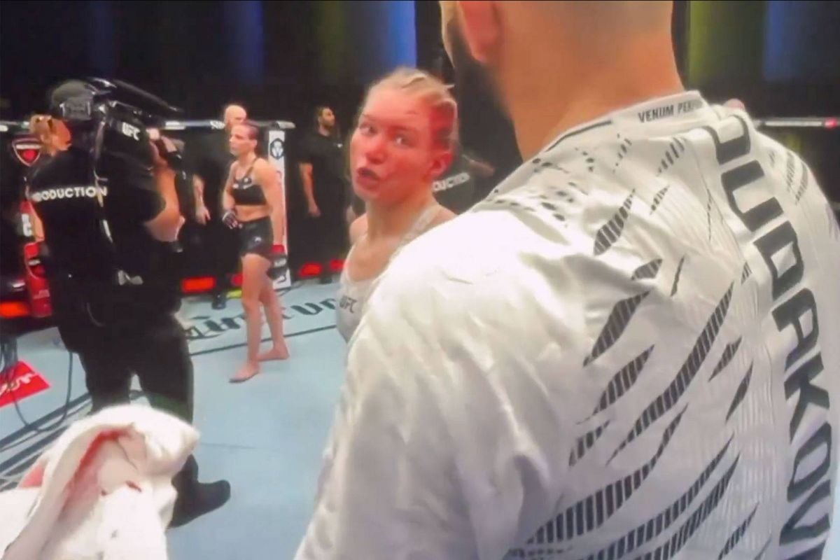 Woeste UFC vechter geeft coach kaakslag na verliezen partij - Wat ging er mis?