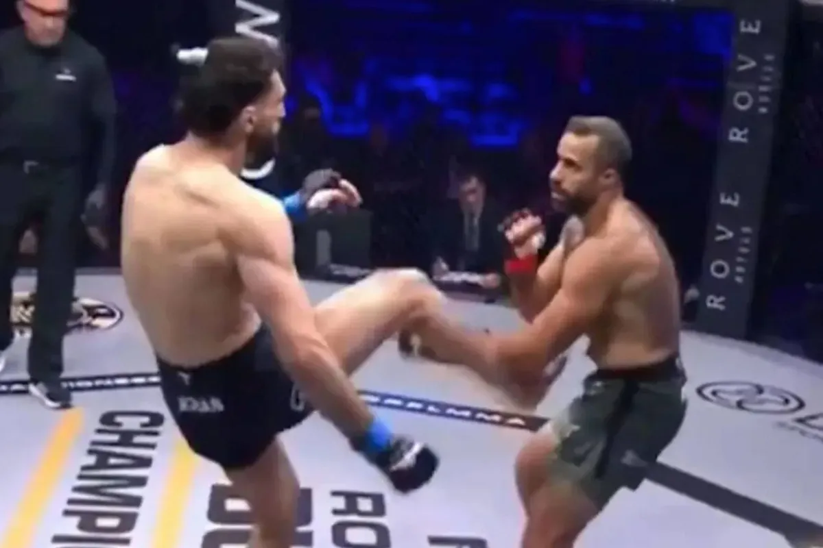 OMG! MMA-vechter breekt arm rivaal met vernietigende trap!