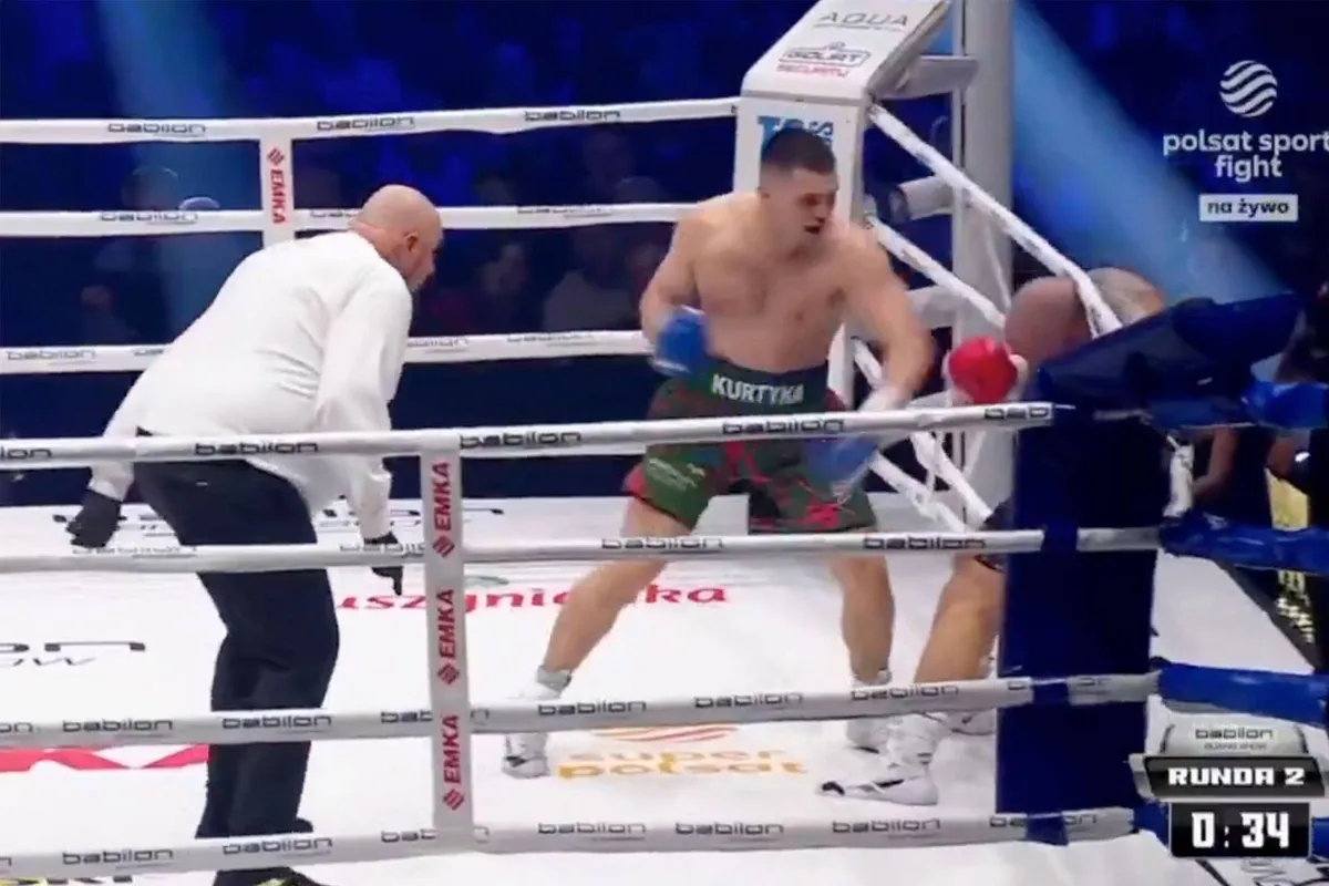 Boksfans razend op scheidsrechter: ‘Had eerder moeten stoppen!’