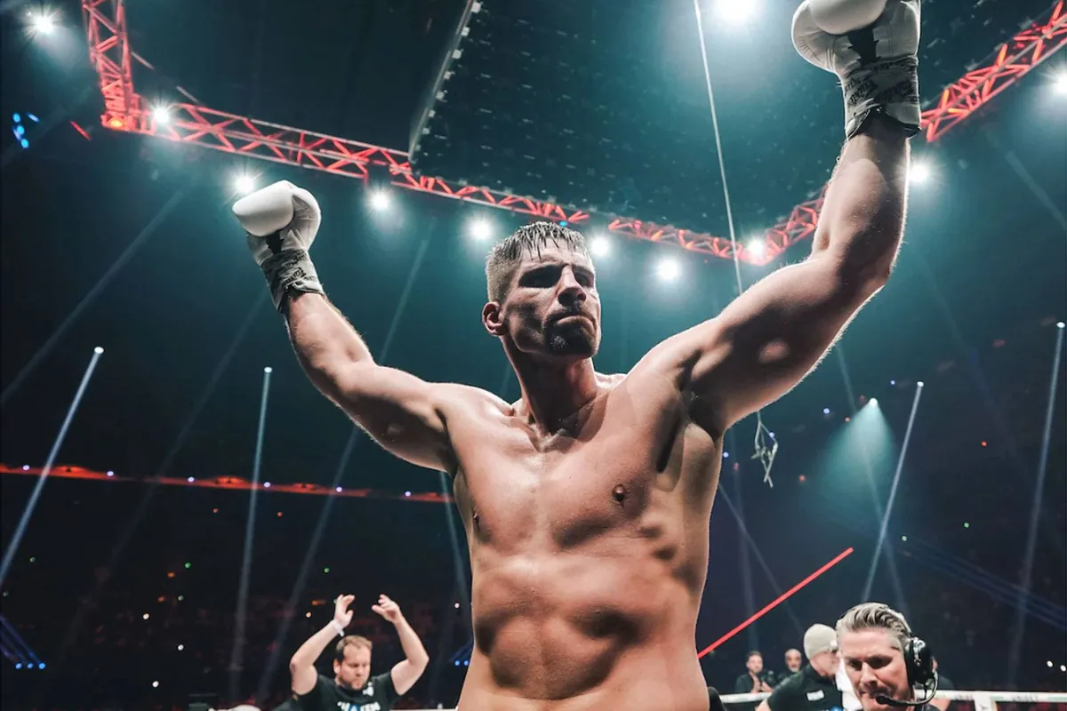 Rico Verhoeven Glory vechter van het jaar 2024 - Fans reageren verdeelt