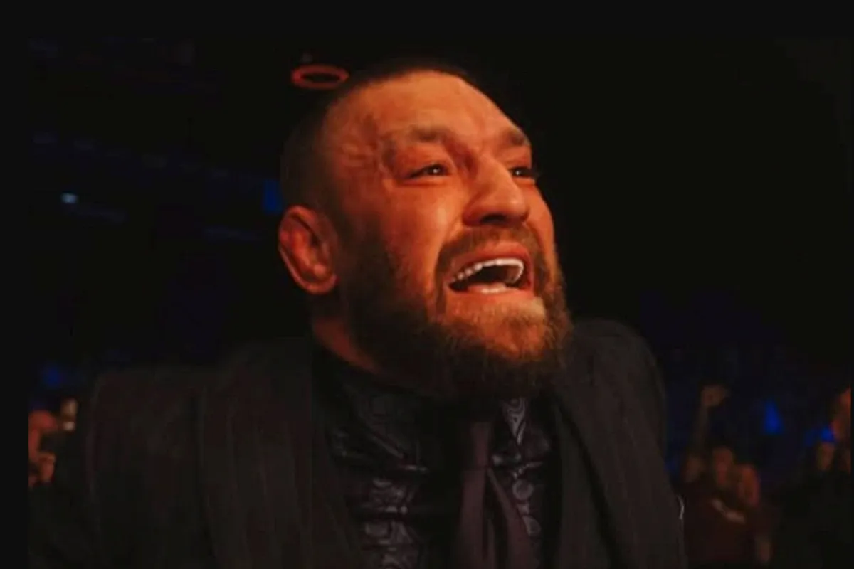 UFC ster McGregor flink gewond tijdens fanatiek potje voetbal - comeback in gevaar?