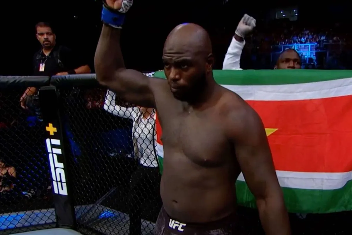 UFC Topvechter Rozenstruik naar Glory - ontslag maakt weg vrij?