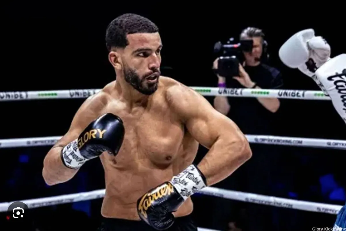 Oppermachtig! Glory's Mo Amine sloopt tegenstander op Dordrechts event