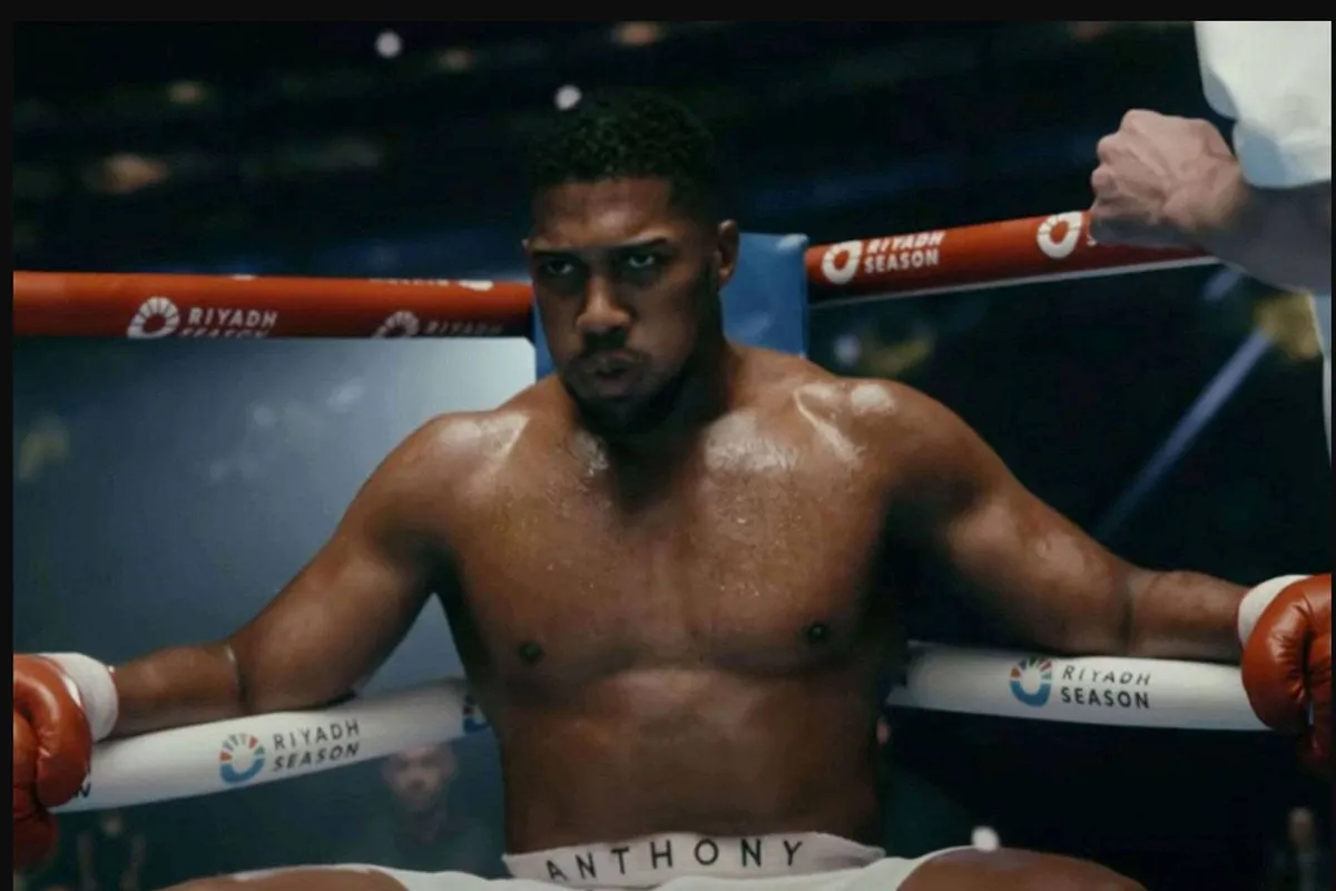 Anthony Joshua keihard knock-out geslagen, maar krijgt nóg grotere kans