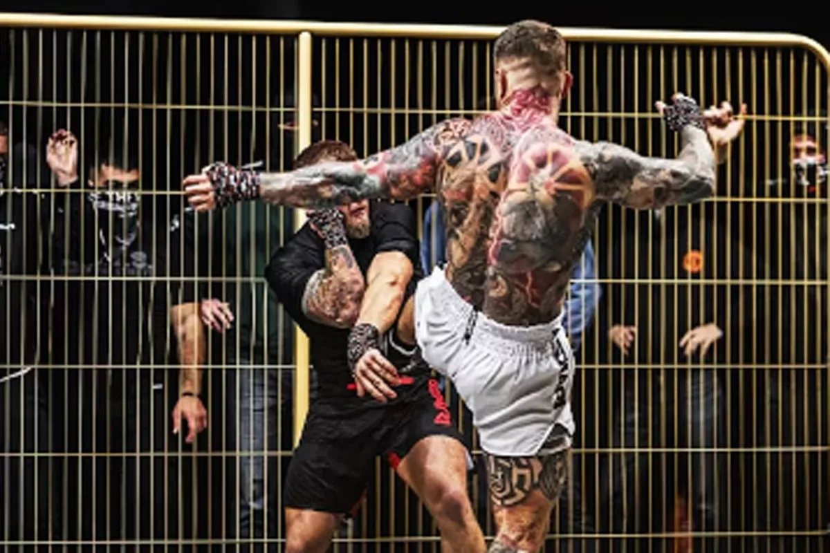 Kickbokser vertelt: 'Ik heb iemand zijn oor afgebeten in een gevecht!'