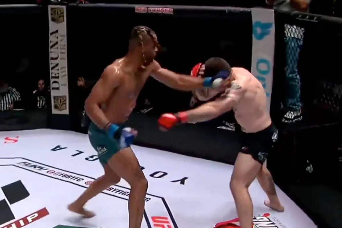 Dat geluid… ongelofelijk! MMA-vechter ligt voor dood na brute uppercut