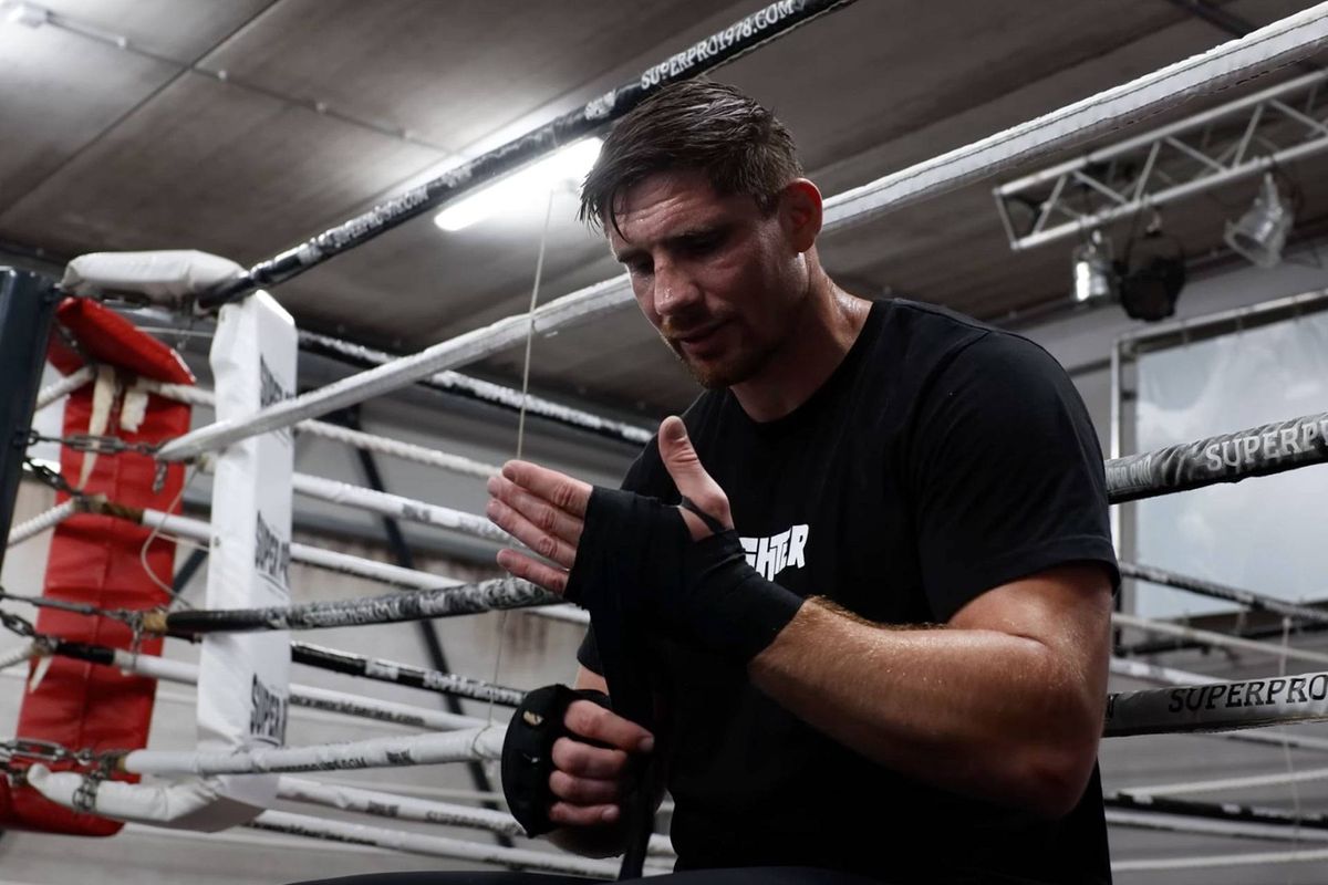 Rico Verhoeven overleeft dodelijke trappen Ben Saddik niet - einde carrière?