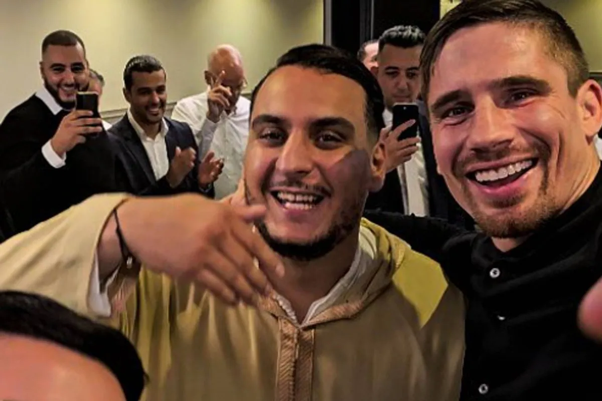 Rico Verhoeven verbreekt ramadan doet mee met Iftar - social media ontploft