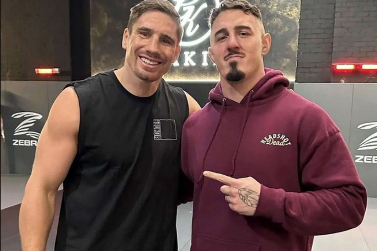 Hufter! Fans woest op UFC kampioen Aspinall na beledigingen - Hoe durft hij!