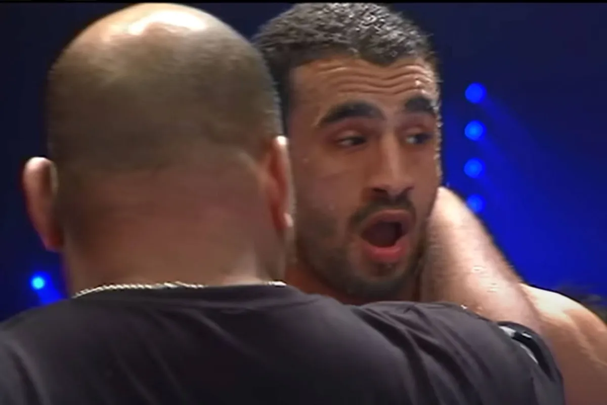Badr Hari ramde Rus letterlijk de ring uit – kijk het zelf