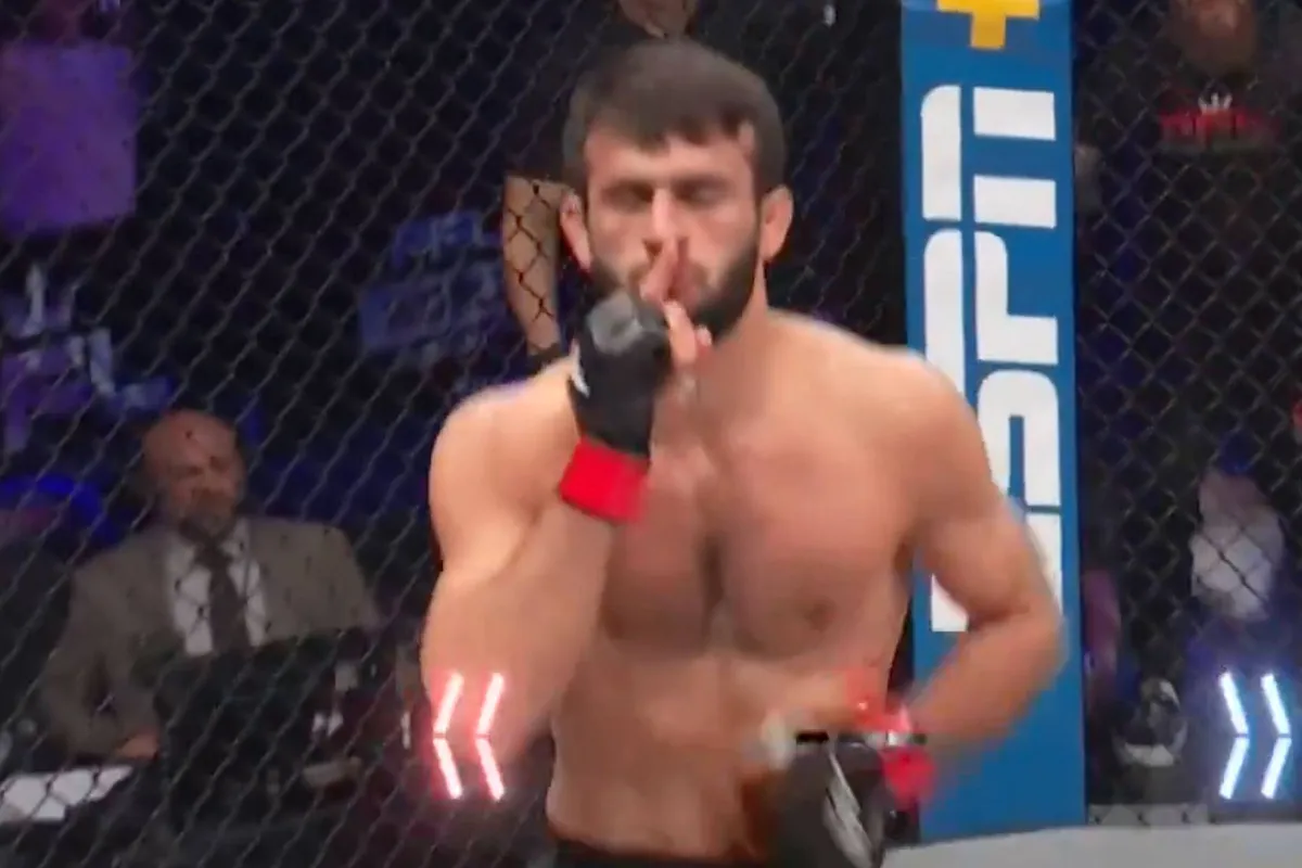 Knock-out in halve minuut! Russische vechtmachine sloopt ex-UFC vechter (video)