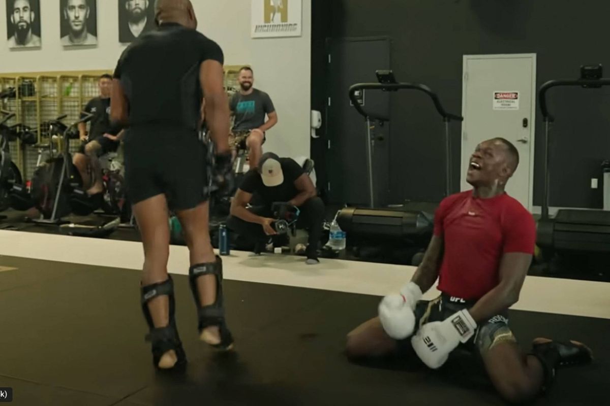 Fans flippen door video van UFC sterren Adesanya en Usman samen