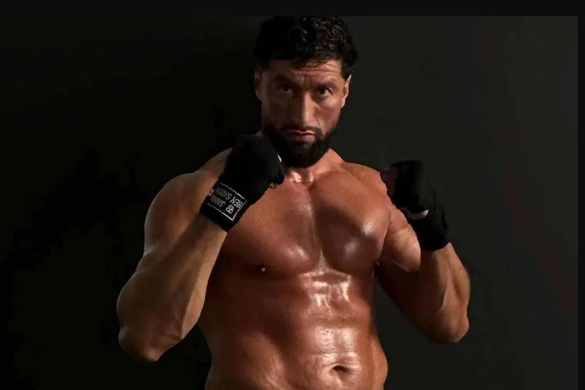 Jamal Ben Saddik vs UFC grondvechter - wie overleeft het gevecht?