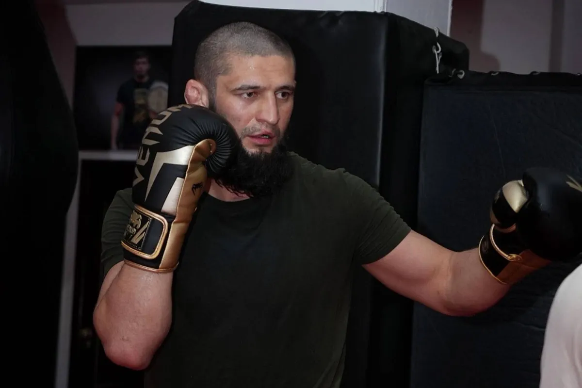 ZUUR! UFC vechtbeest Chimaev krijgt weer slecht nieuws - dit is wat er speelt!