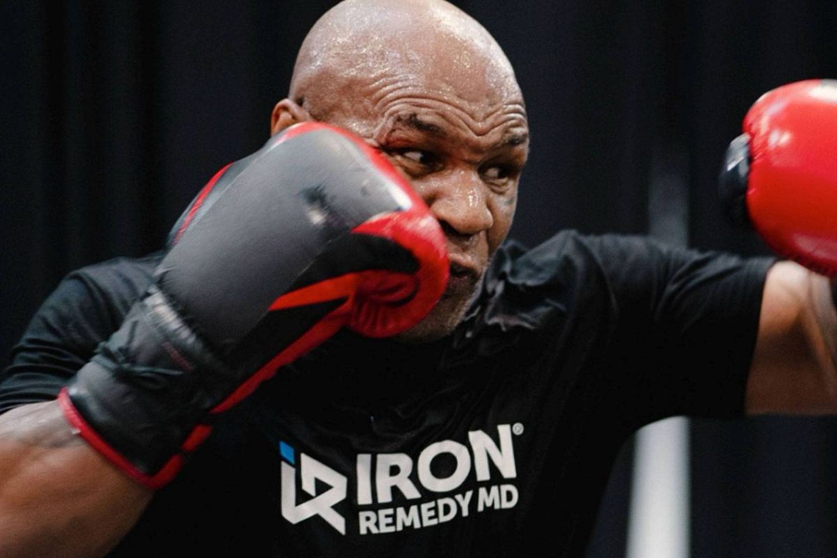 Bokskanon (53) keert terug in de ring – tegen Mike Tyson?