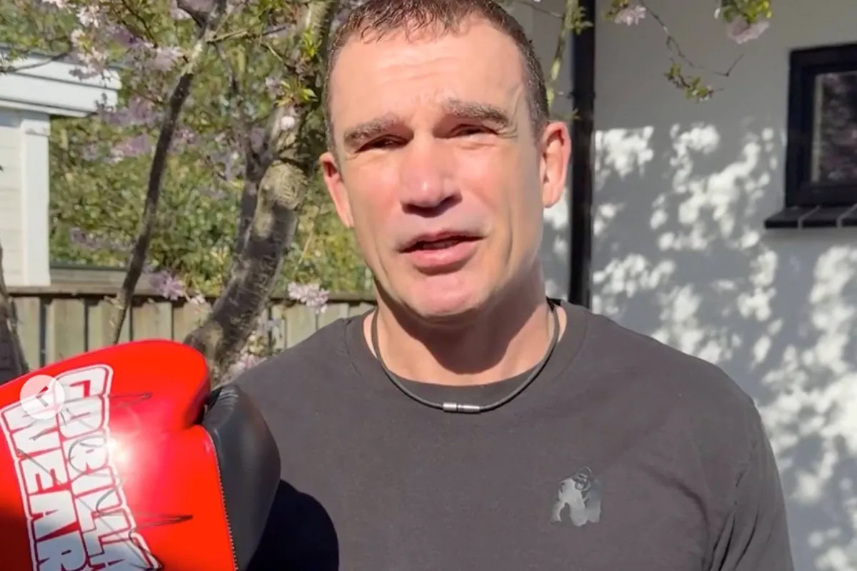 Wat kickboksicoon Peter Aerts nu weggeeft, wil elke fan hebben!