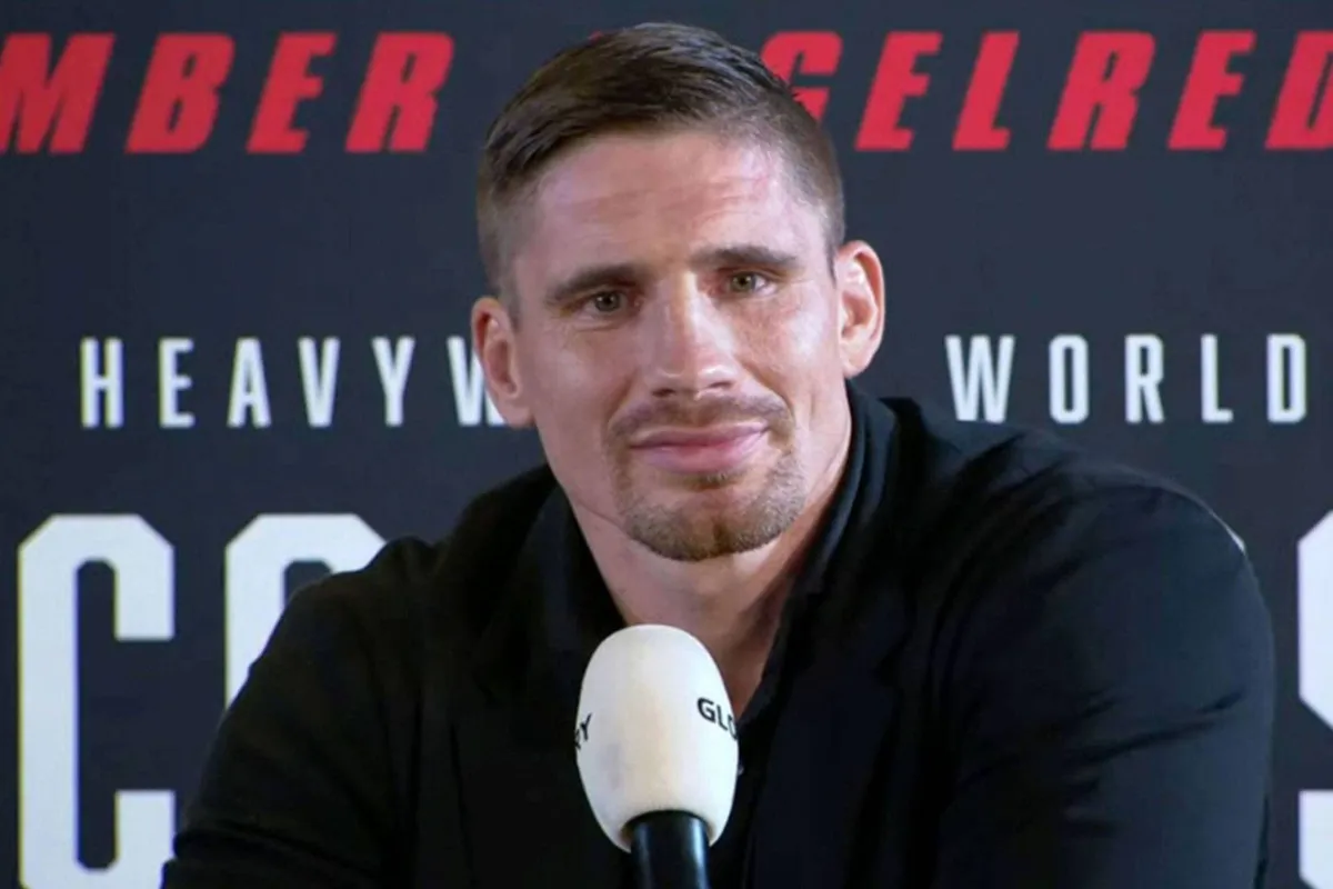 Flinke ophef over Rico Verhoeven tijdens Glory-persmoment - krijgt de volle laag