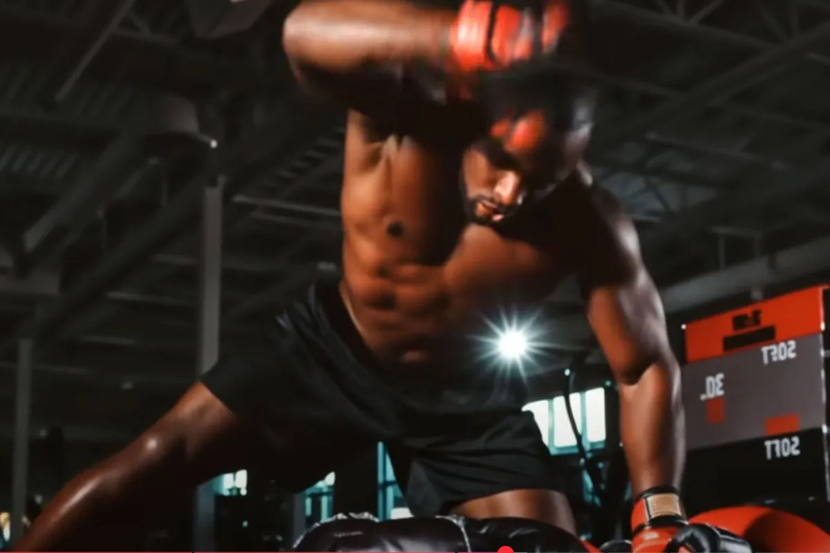 Deze UFC-boeman ramt iedereen kapot, is maar 1m70 - vechtbaas haat hem